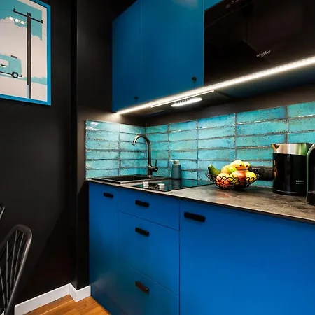 Black&white Free Parking アパート *