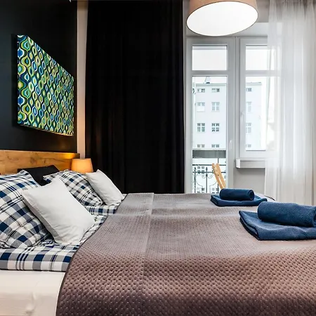 Black&white Free Parking アパート *