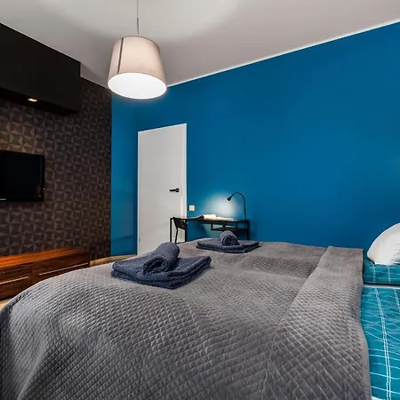 Black&white Free Parking Lägenhet