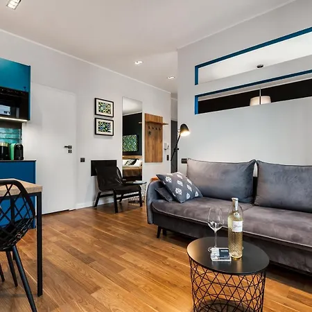 Black&white Free Parking グディニャ