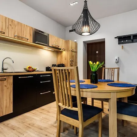 Black&white Free Parking アパート *