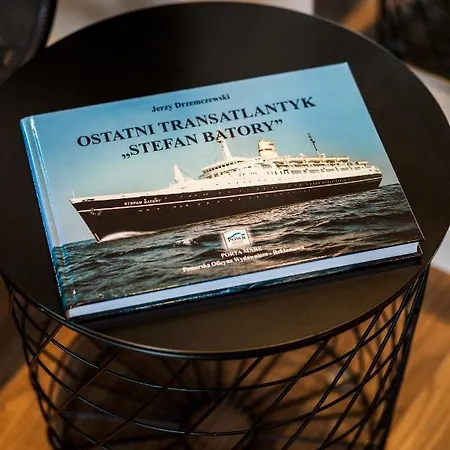 Black&white Free Parking アパート *