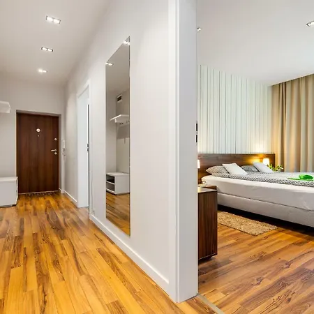 Black&white Free Parking グディニャ