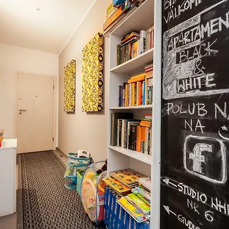 アパート Black&white Free Parking グディニャ