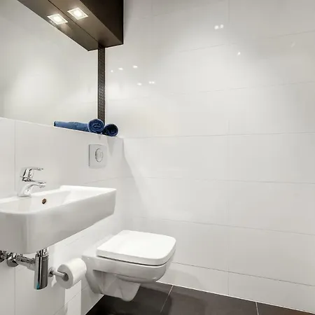 アパート Black&white Free Parking グディニャ